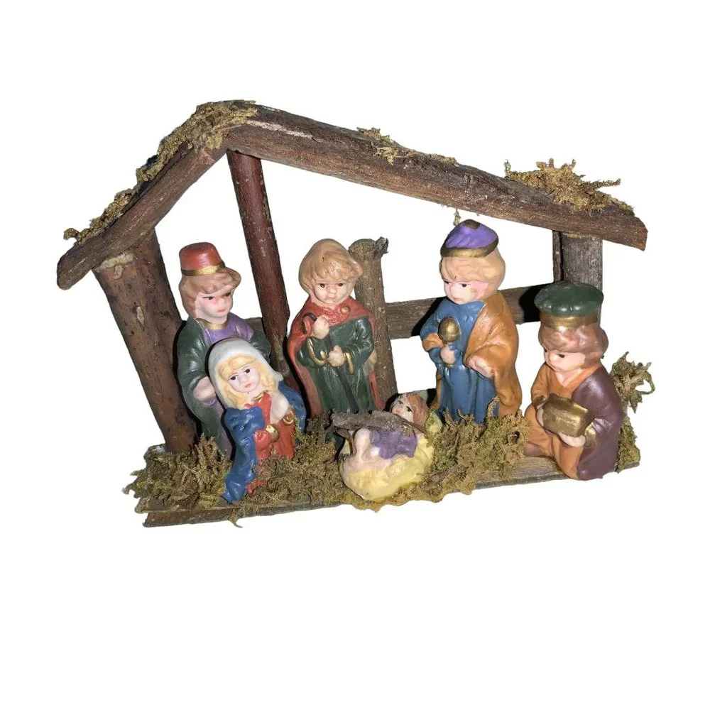 Small Wood Nativity set One Piece - Picture 3 of 10